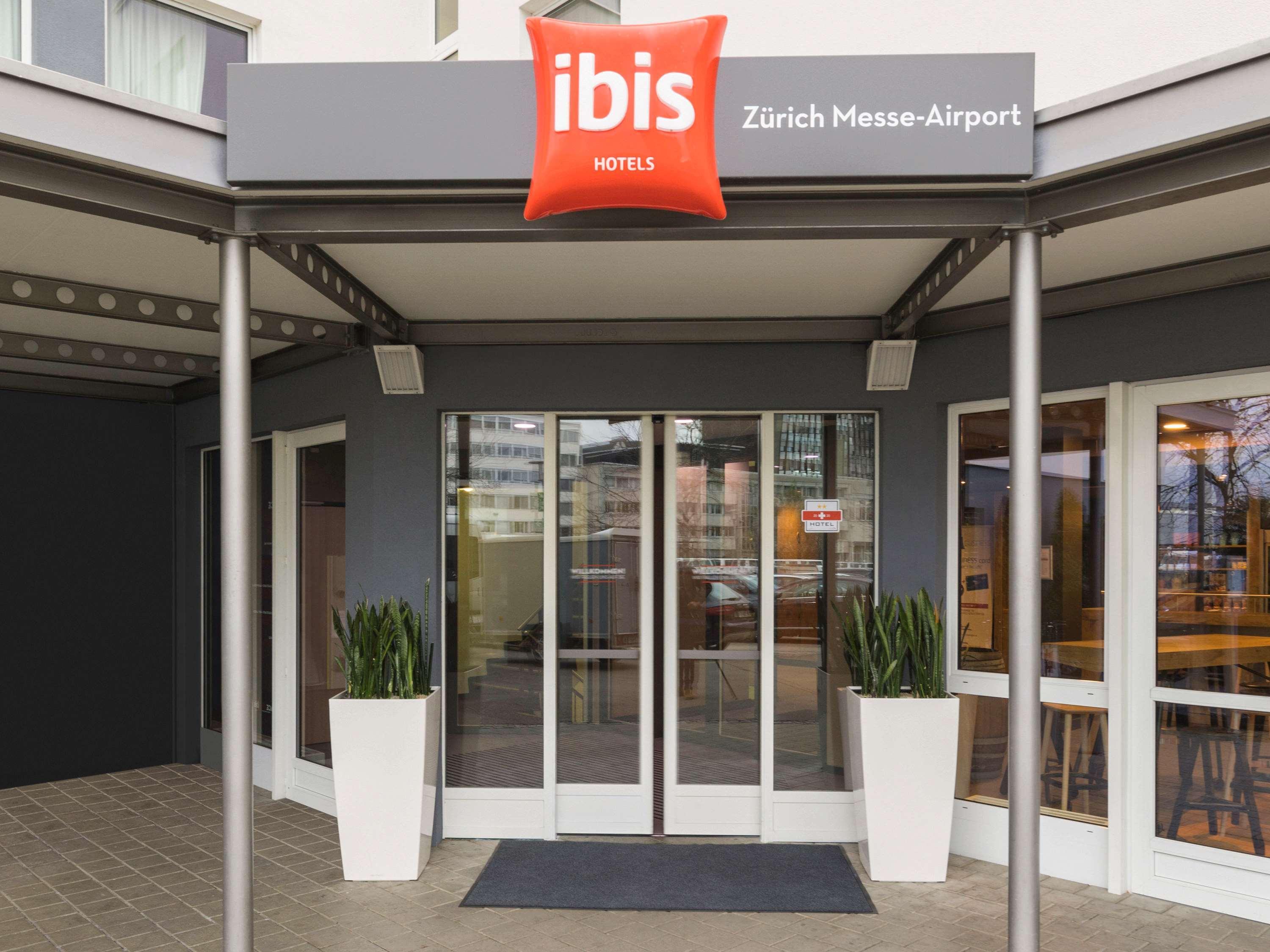 Отель Ibis Zurich Messe Airport Экстерьер фото